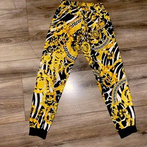 Versace sweatpants perfect condition Versace print